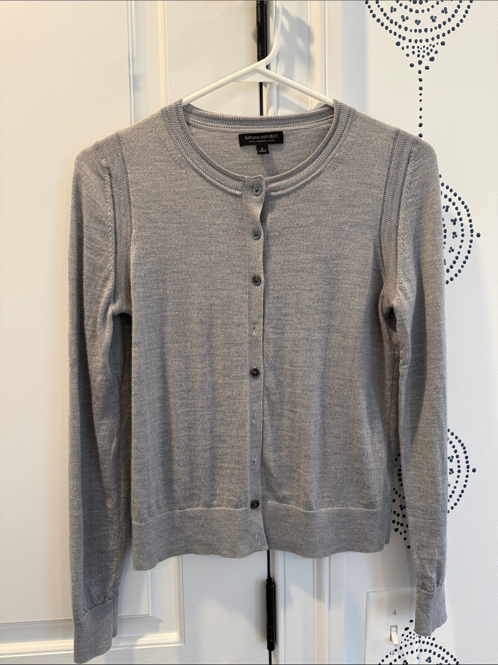 Banana Republic Light Gray Button-Up Crewneck Cardigan 100% Merino Wool